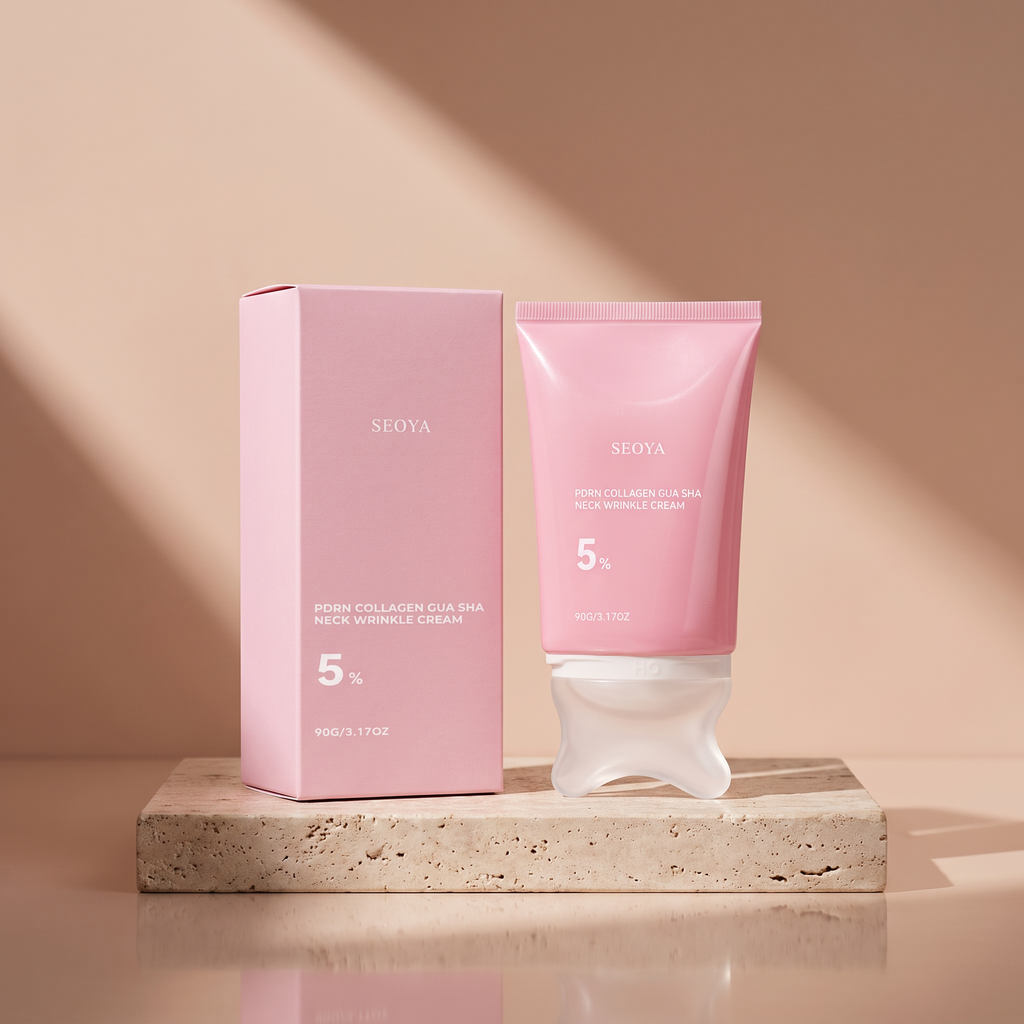 SEOYA Le Lissage — crème cou PDRN collagène avec embout gua sha, tube et étui sur socle en travertin